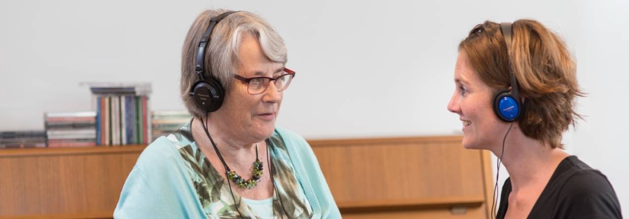 Muziektherapeut met klant